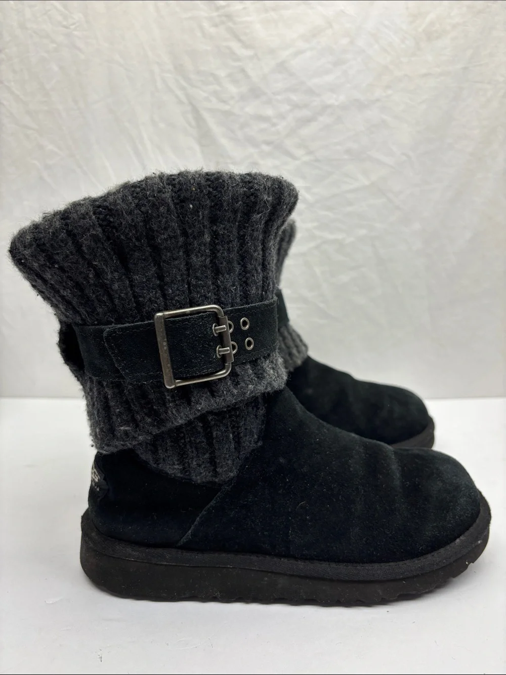 UGG boots for little girl SZ 3, box 42